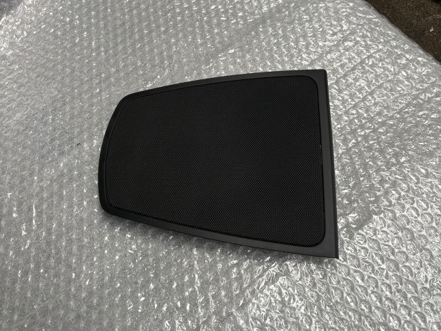 bontott BMW 5 F10 Műszerfal Középső Hangszóró Burkolat