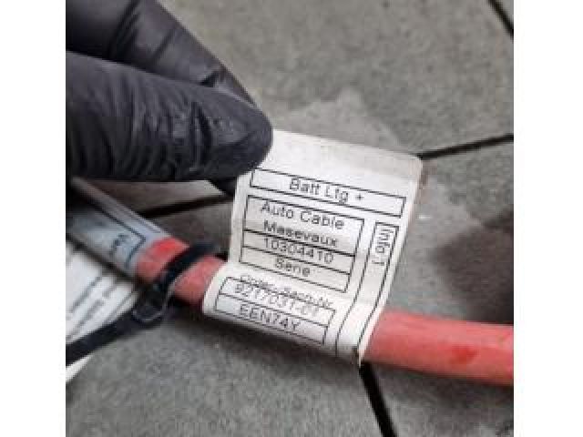 bontott BMW 5 F10 Pozitív Kábel