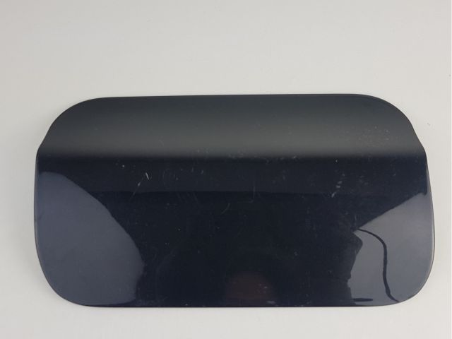 bontott BMW 5 F10 Tankajtó