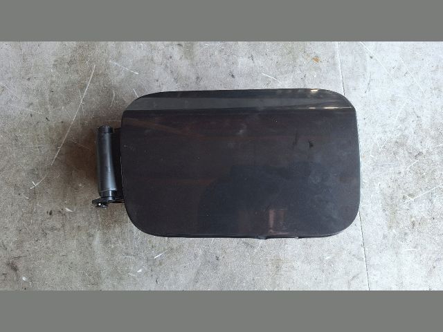 bontott BMW 5 F10 Tankajtó