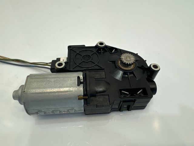 bontott BMW 5 F10 Tetőablak Motor