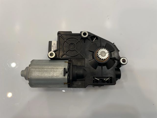 bontott BMW 5 F10 Tetőablak Motor