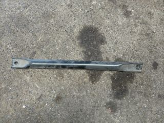 bontott BMW 5 F10 Toronymerevítő