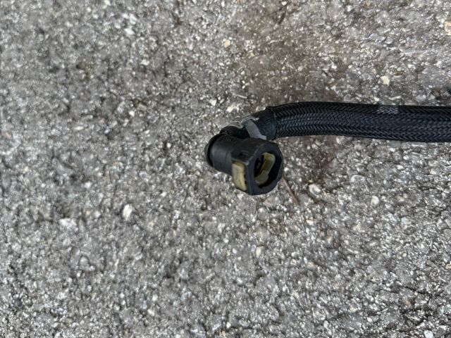 bontott BMW 5 F10 Üzemanyagcső