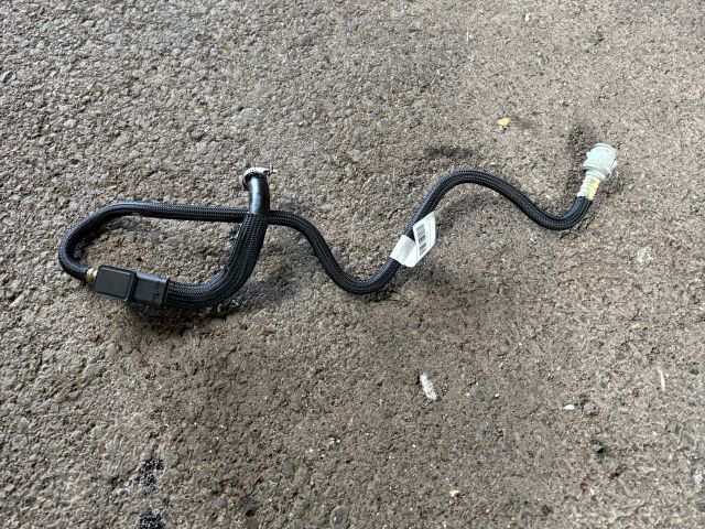 bontott BMW 5 F10 Üzemanyagcső