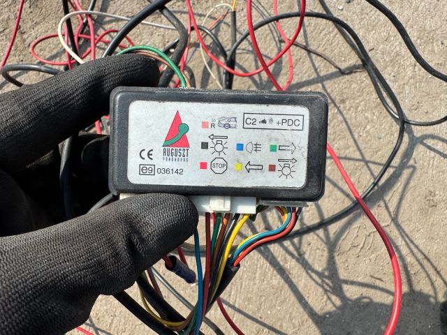 bontott BMW 5 F10 Vonóhorog