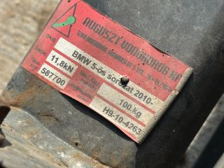 bontott BMW 5 F10 Vonóhorog