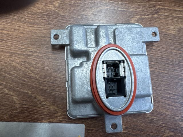 bontott BMW 5 F10 Xenon Trafó