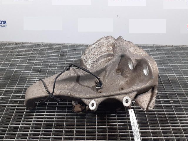 bontott BMW 5 F11 Bal első Csonkállvány