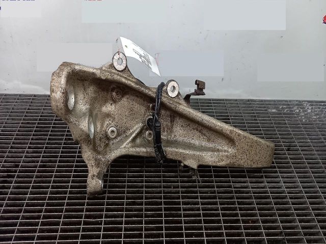 bontott BMW 5 F11 Bal első Csonkállvány