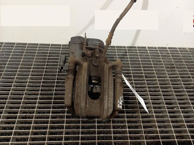 bontott BMW 5 F11 Bal hátsó Féknyereg Munkahengerrel