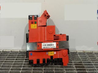 bontott BMW 5 F11 Biztosítéktábla Motortér