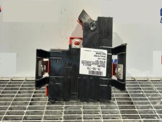 bontott BMW 5 F11 Biztosítéktábla Motortér