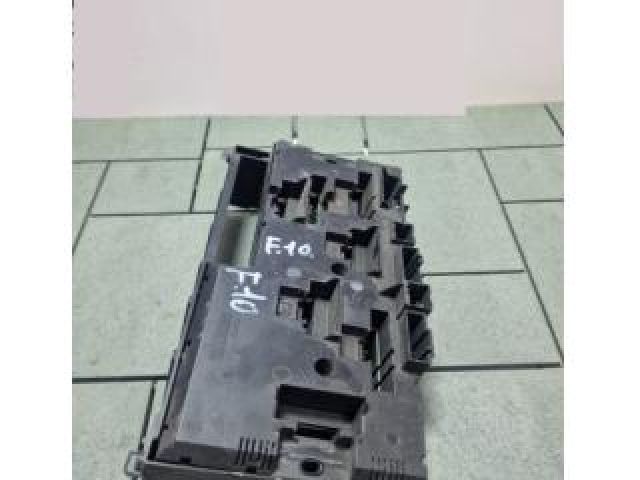 bontott BMW 5 F11 Biztosítéktábla Motortér