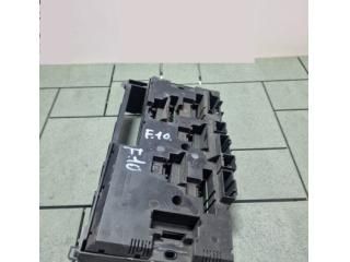 bontott BMW 5 F11 Biztosítéktábla Motortér