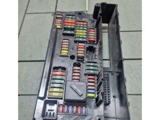 bontott BMW 5 F11 Biztosítéktábla Motortér