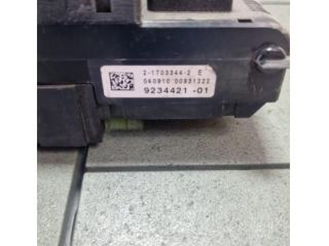 bontott BMW 5 F11 Biztosítéktábla Motortér