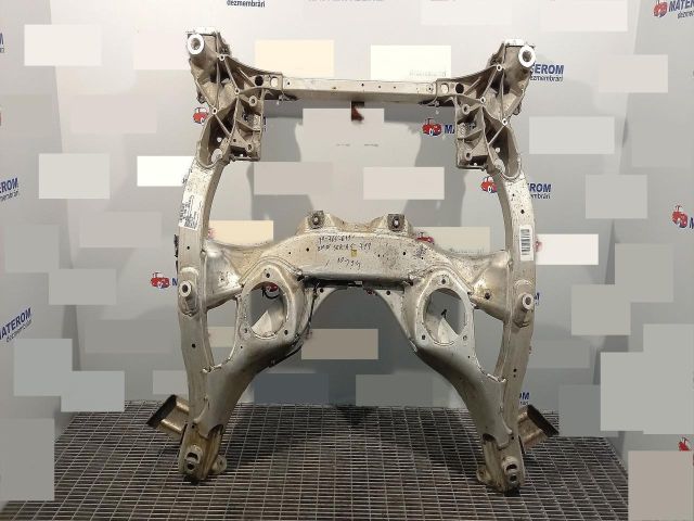 bontott BMW 5 F11 Első Bölcső