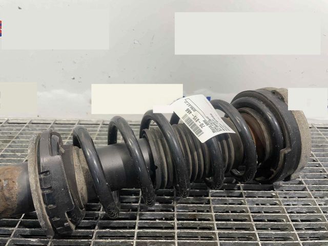 bontott BMW 5 F11 Első Rugó