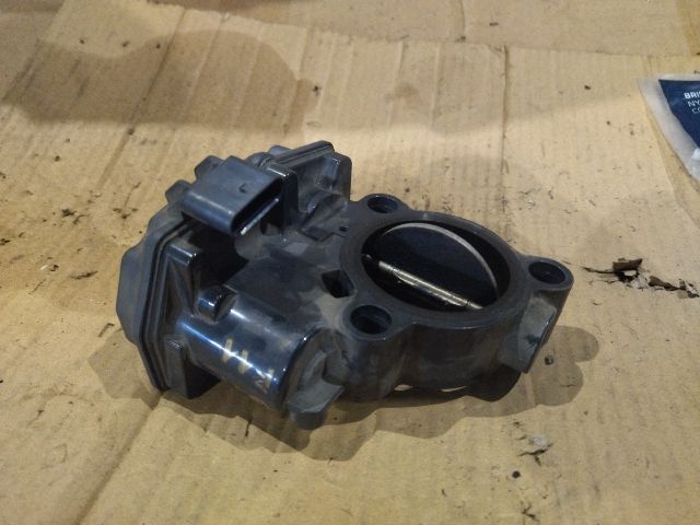 bontott BMW 5 F11 Fojtószelep (Elektromos)