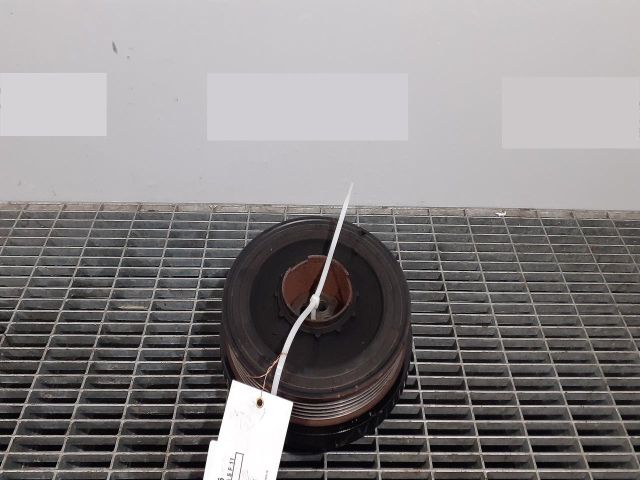 bontott BMW 5 F11 Főtengely Szíjtárcsa