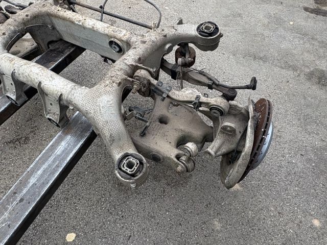 bontott BMW 5 F11 Hátsó Futómű (Részeivel)