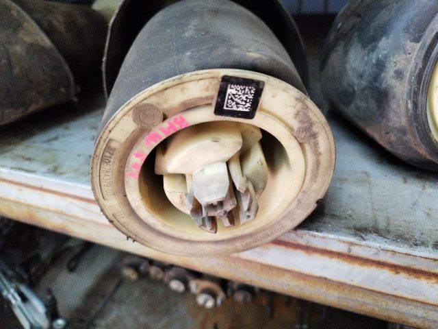 bontott BMW 5 F11 Hátsó Rugó