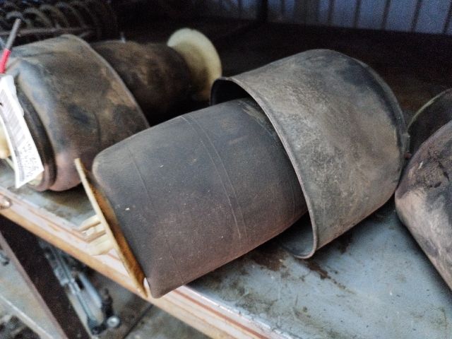 bontott BMW 5 F11 Hátsó Rugó