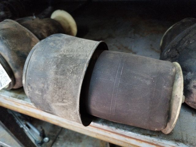 bontott BMW 5 F11 Hátsó Rugó