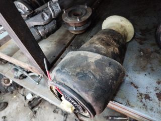 bontott BMW 5 F11 Hátsó Rugó