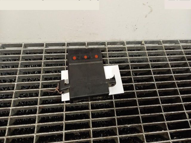 bontott BMW 5 F11 Hűtőventilátor Relé