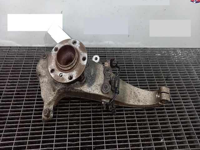 bontott BMW 5 F11 Jobb első Csonkállvány