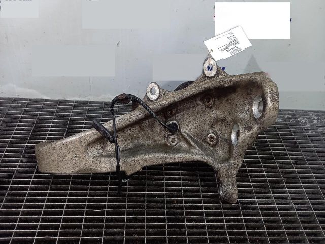 bontott BMW 5 F11 Jobb első Csonkállvány