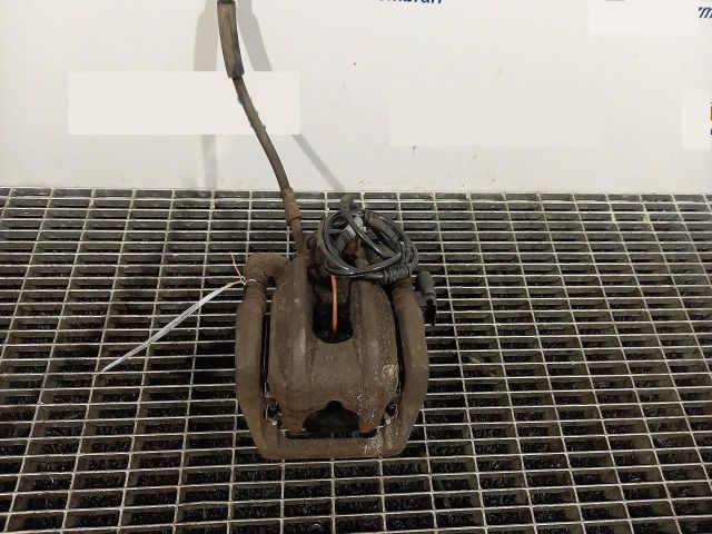 bontott BMW 5 F11 Jobb hátsó Féknyereg Munkahengerrel