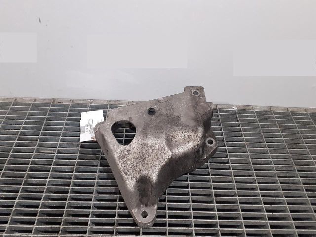 bontott BMW 5 F11 Motor Tartó Bak Bal