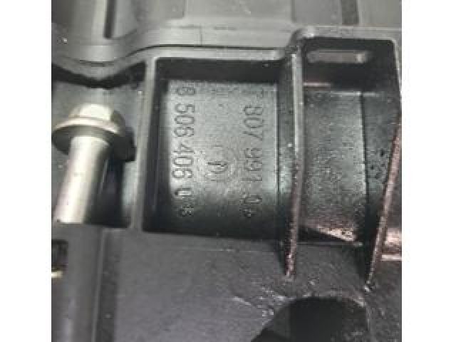 bontott BMW 5 F11 Szívósor