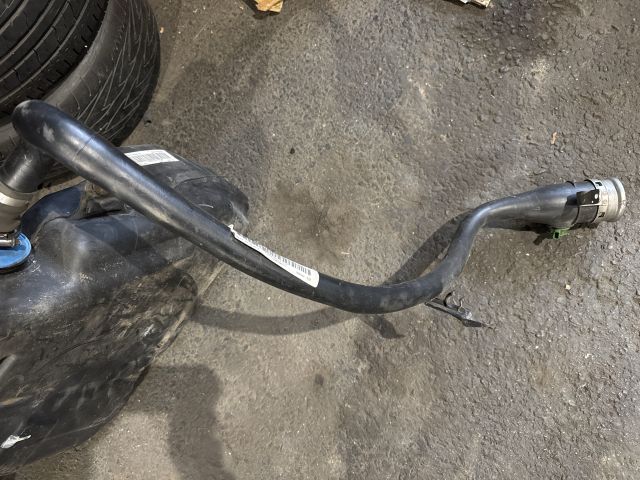 bontott BMW 5 F11 Tank