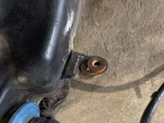 bontott BMW 5 F11 Tank