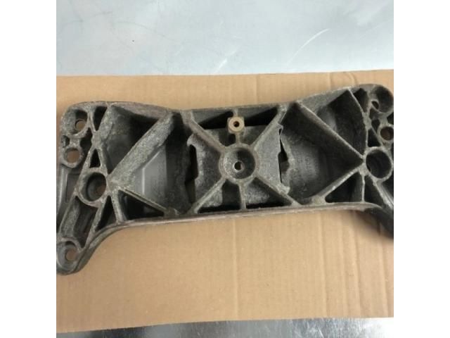 bontott BMW 5 F11 Váltó Tartó Bak (Pozíciófüggetlen)