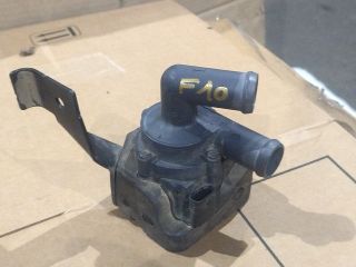 bontott BMW 5 F11 Vízpumpa