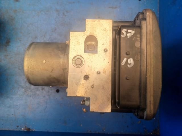 bontott BMW 5 F11 ABS Kocka