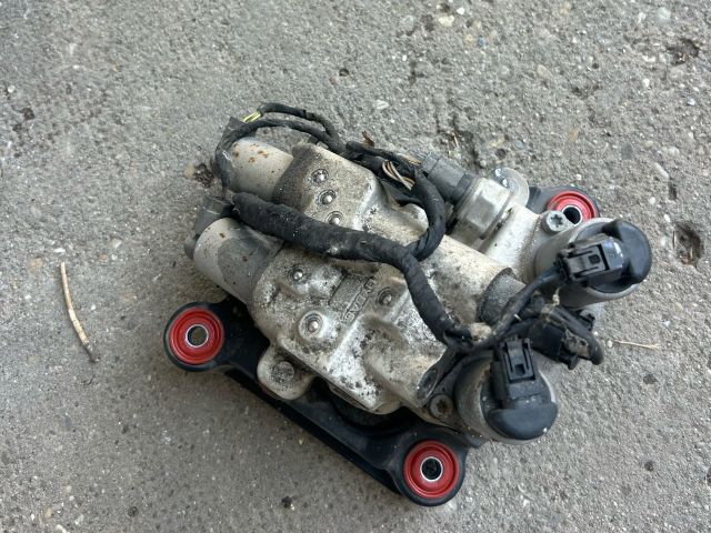 bontott BMW 5 F11 Aktív Futómű Hidraulikus Szeleptömb