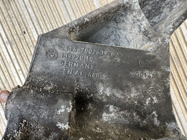 bontott BMW 5 F11 Generátor Tartó Bak