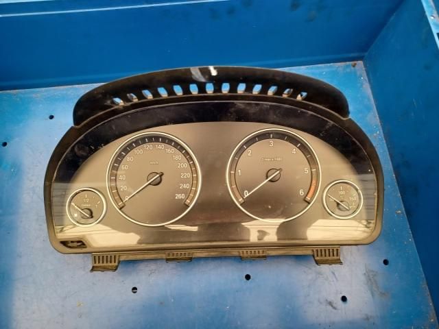 bontott BMW 5 F11 Kilométeróra