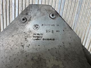 bontott BMW 5 F11 Motor Tartó Bak Bal