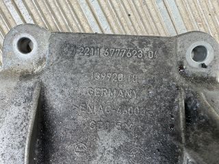 bontott BMW 5 F11 Motor Tartó Bak Jobb