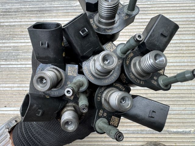 bontott BMW 5 F11 Porlasztó Sor / Híd