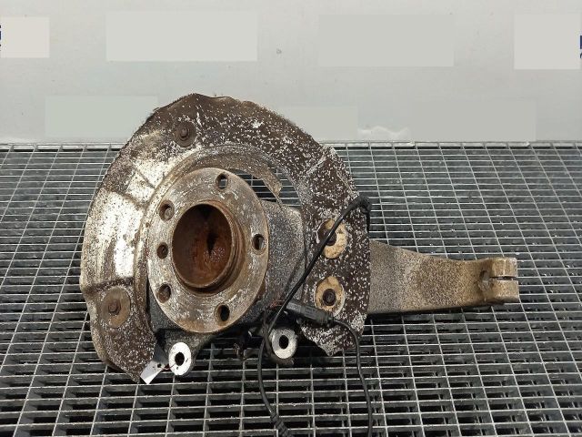 bontott BMW 5 F11 Bal első Csonkállvány