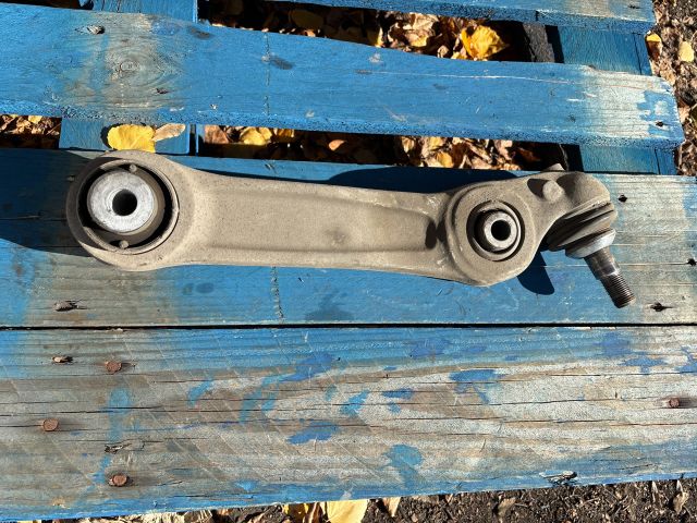 bontott BMW 5 F11 Bal első Lengőkar