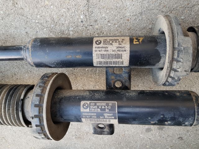 bontott BMW 5 F11 Első Lengéscsillapító Pár